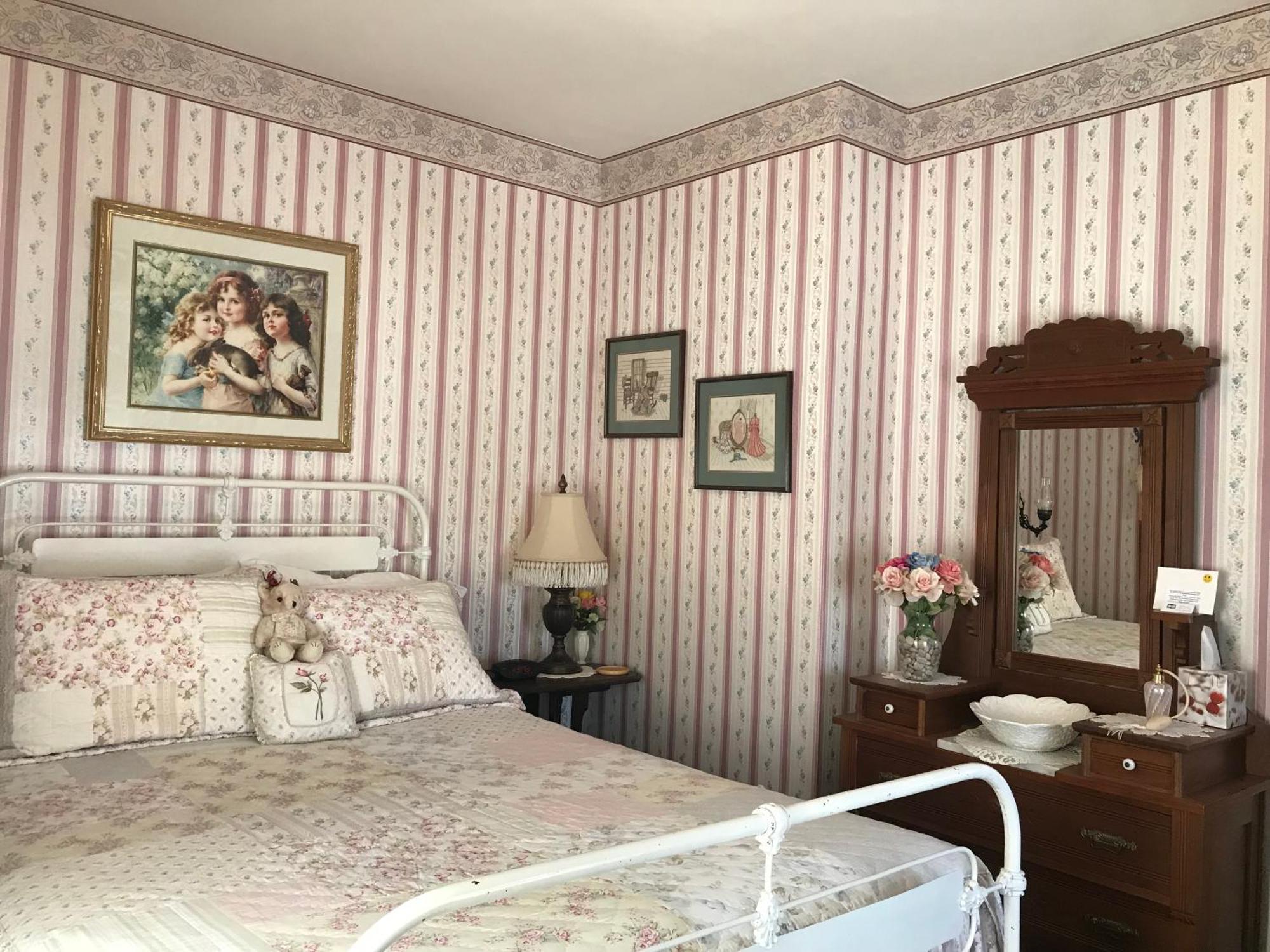 Bellaire Grand Victorian B&B Inn الغرفة الصورة